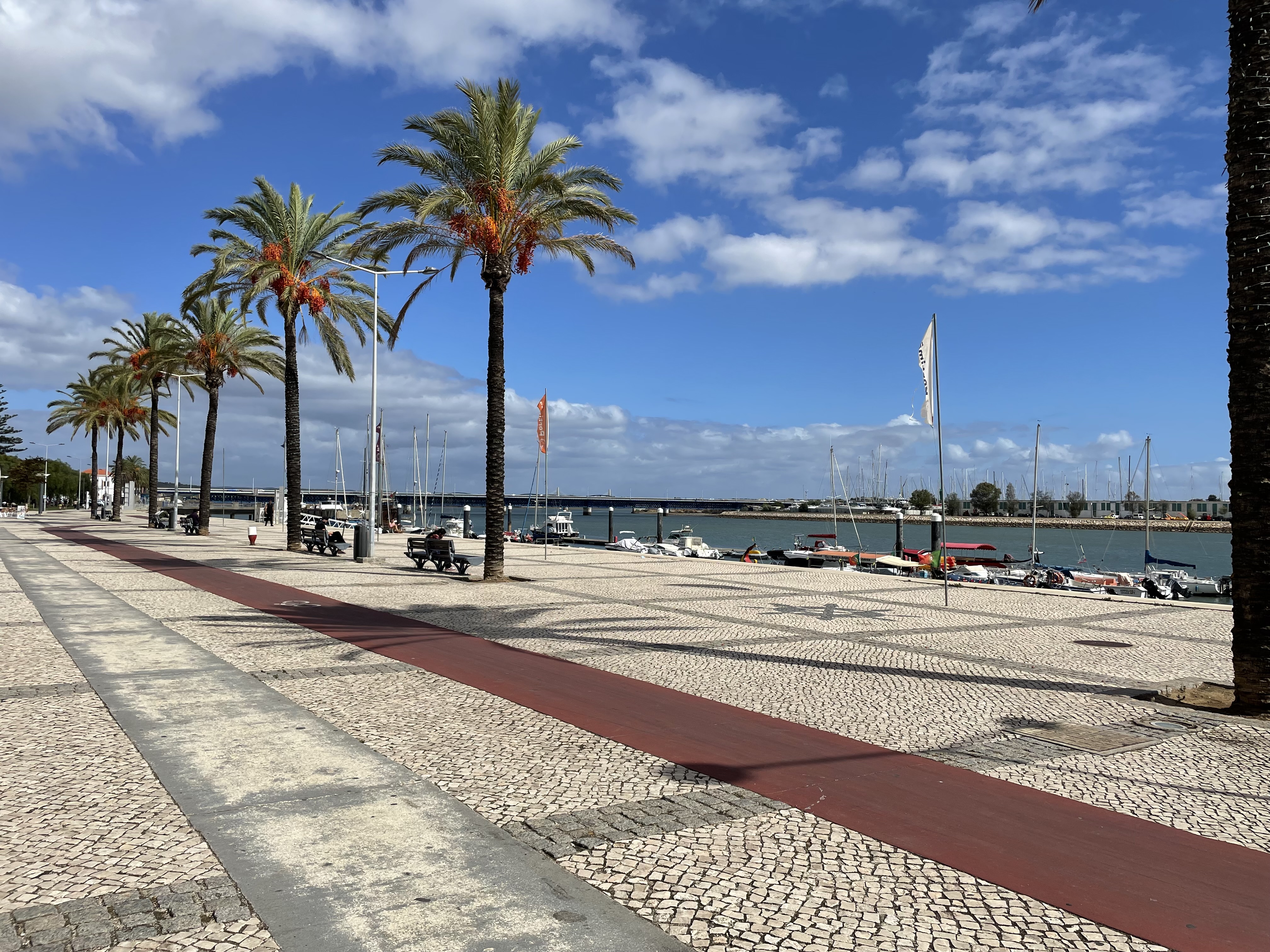 Julieta returning to the Portimão marina past the river fort.