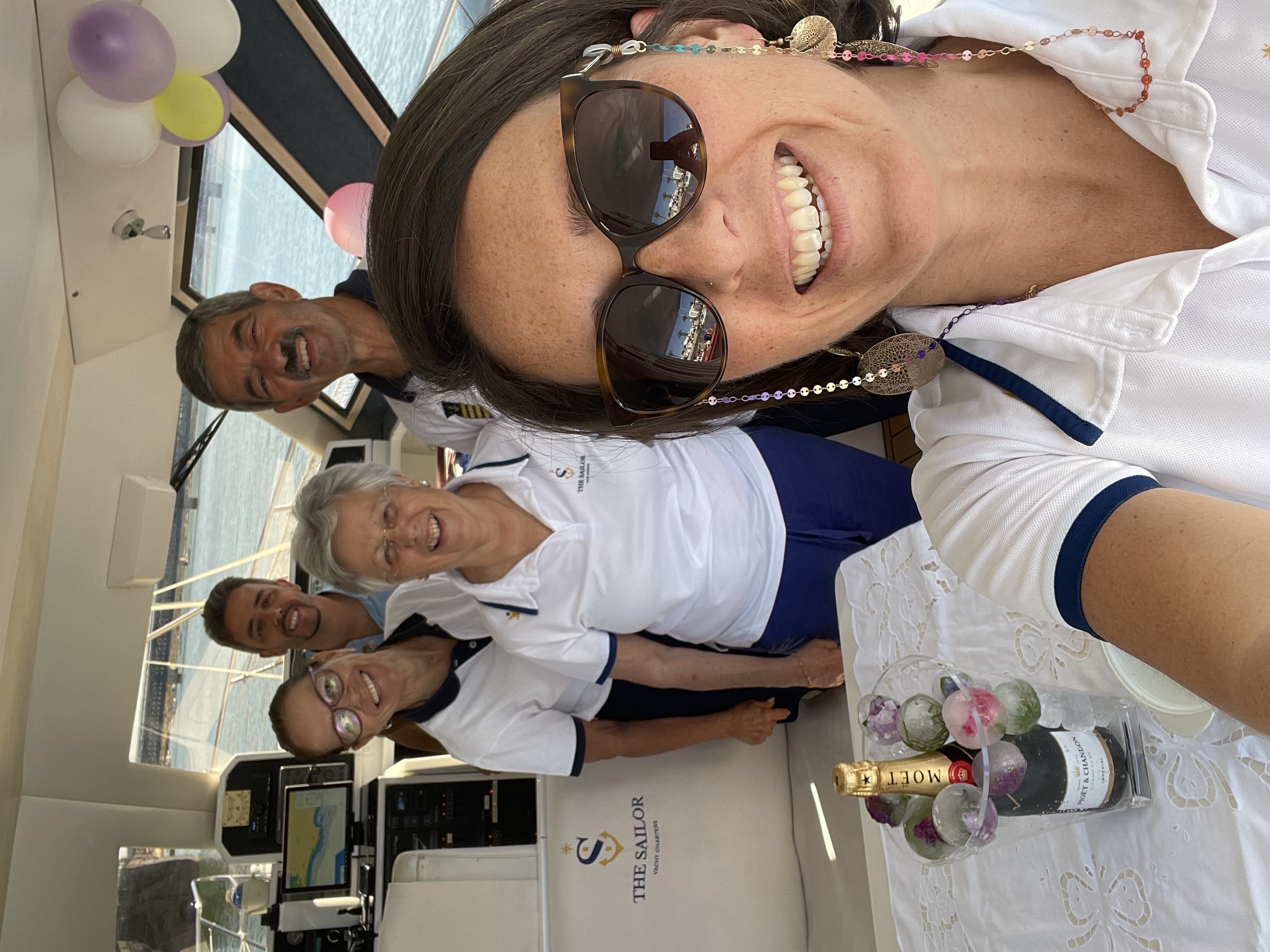 The family behind Julieta — Agostinho, Cintia and the team that runs the day.